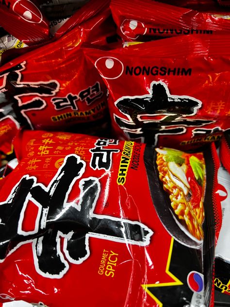 #shinramen #koreanfood #koreanfoodrecipes #koreanramen #ramen #ramennoodlerecipes Shin Ramen, Cooking And Baking, Ramen, A Food, Noodles, Baking, Quick Saves