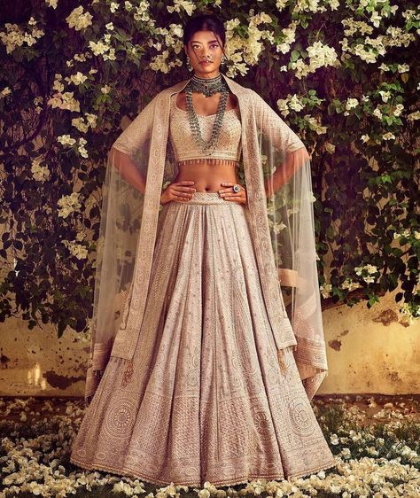 This regal chikankari kalidar lehenga in a structured silhouette paired with a subtle tone hand-embroidered blouse and sheer dupatta by Tarun tahiliani makes up for quite a stylish choice for a reception day look. #shaadisaga  #bridalinspo #bridalinspiration #wedding #celebrityoutfit #bride #mehendioutfit #mehndioutfit #bridegoals #celebritywedding #bridalgoals #weddinginspo #weddinginspiration Chikankari Lehenga, Bridal Lehenga Designs, Bridal Dupatta, Nikkah Dress, Indian Lehenga, Indian Wedding Outfits, Lehenga Designs, Indian Attire, Desi Fashion