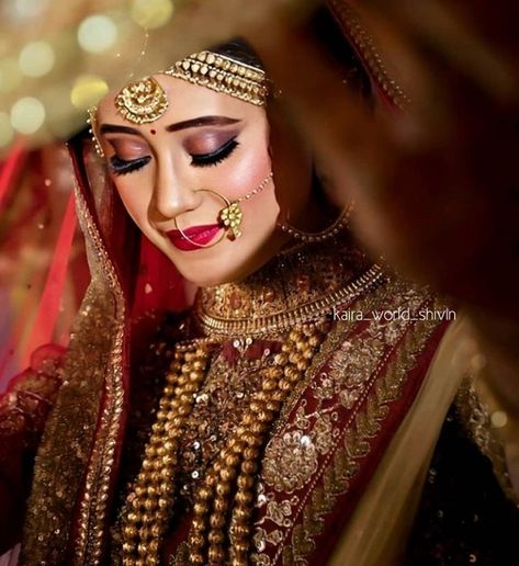 Indian Bride Photography, Shadi Photo, Dulhan Dp, Soft Pink Makeup, Uni Makeup, Soft Makeup Look, Naira Kartik, Makeup Shoot, Bridal Pose