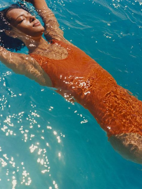 Malaika Firth + Sophia Ahrens For ARKET Sustainable Swimwear 2019 Campaign — Anne of Carversville Suit Photography, Swimming Pool Size, Swimwear Aesthetic, Pool Inspiration, Swimwear Photoshoot, Swimwear Shoot, Video Inspiration, Pool Fashion, Campaign Fashion