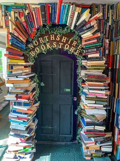 Northshire bookstore arched doorway made of books popular touristy stop in manchester VT New England Core Aesthetic, How To Make A Book Arch, Northshire Bookstore, Book Store Ideas, Books Popular, Book Arch, Things To Do In Manchester, Vermont Trip, Book Decorations