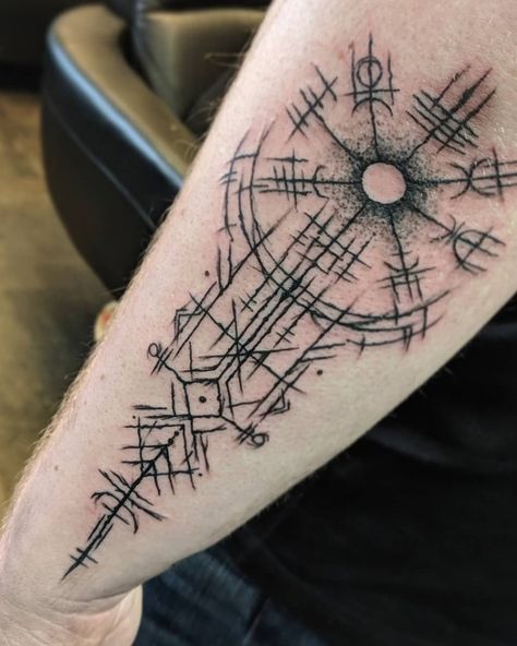 Viking Compass Tattoo, Compass Tattoo Meaning, Viking Tattoos For Men, 42 Tattoo, Scandinavian Tattoo, Viking Tattoo Symbol, Viking Tattoo Sleeve, Catrina Tattoo, Female Tattoos