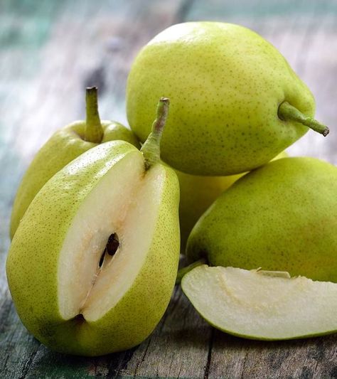 30 Amazing Benefits Of Pears For Skin, Hair, And Health Benefits Of Pears, Refreshing Juice, Low Fiber Diet, Pear Salad, Pear Fruit, Pear Recipes, Fiber Rich Foods, Organic Health, Improve Digestion