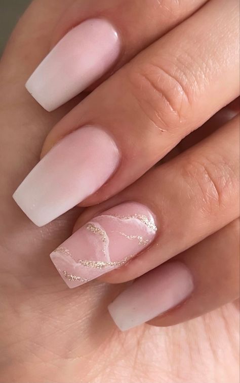 Simple Nails Ballerina, Pink Marmor Nails, Nails Ballerina Short, Nails Schlicht, Nails Kurz, Nagel Inspiration, Marmor Nails, Nagel Design, Punk Nails