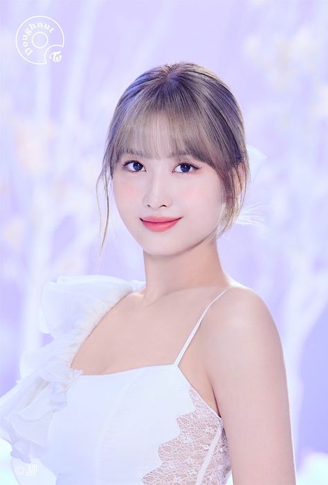 Twice Doughnut, Twice Momo Wallpaper, Momo Wallpaper, Momo Hirai, Momo Sana, Sana Momo, Chaeyoung Twice, Twice Kpop, Hirai Momo