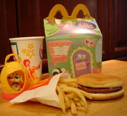 A Happy Meal still looks ‘fresh’ on its first birthday Paper Girls, Childhood Aesthetic, Nostalgia 2000s, 2010s Nostalgia, Nostalgic Pictures, Nostalgia Core, Nostalgia Aesthetic, Childhood Memories 2000, 2000s Nostalgia