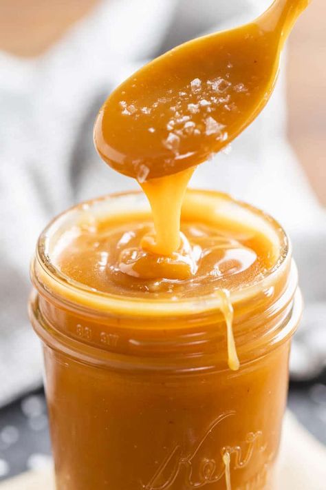 Best Caramel Sauce, Sea Salt Caramel Sauce, Salt Caramel Sauce, Chocolate Caramel Cheesecake, Dessert Nachos, Caramel Sauce Recipe, Caramel Recipe, Stay At Home Chef, Easy Caramel