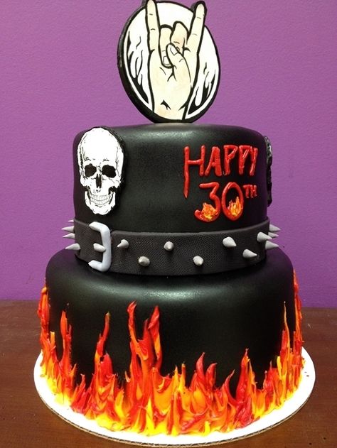 Heavy metal birthday cake by Frostings Bake Shop Foo Fighters Cake, Metal Birthday Cake, Heavy Metal Birthday, Metallica Cake, Emo Cake, Bolo Rock, Pastel Rock, Festa Rock Roll, Metal Birthday