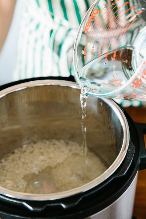 Rice seems to flummox so many home cooks, and even more so when we want our rice in a rush. Stovetop rice, rice cookers, rice in the oven — many methods promise perfect rice, but few offer rice that is ready almost as soon as we want it. An electric pressure cooker is the key to perfect rice in a rush. Pressure Cooker Xl, Multi Cooker Recipes, Power Pressure Cooker, Pressure Cooking Recipes, Cooking Rice, Electric Pressure Cooker Recipes, Cook Rice, Perfect Rice, Using A Pressure Cooker