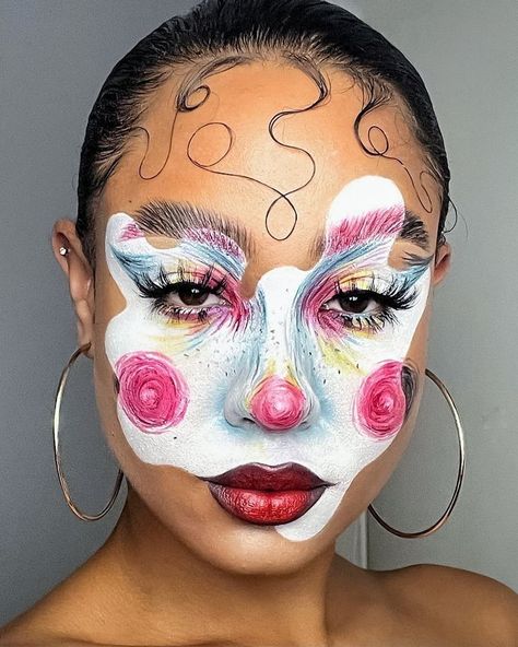 Halloween Makeup Looks Full Face, Halloween Face Looks, Face Painting Costume, Cool Face Painting Ideas, Face Painting Makeup Looks, Make Up Looks Unique, Makeup Face Paint Looks, Surreal Makeup Looks, Beautiful Clown Makeup