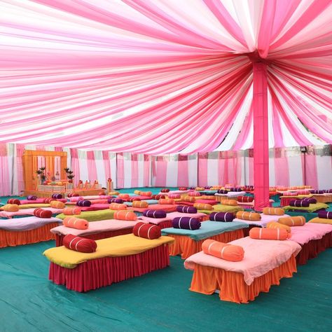 Desi Wedding Decor, Mandap Decor, Mehndi Decor, Beautiful Home Designs, Wedding Decor Style, Home Wedding Decorations, Wedding Stage Decorations, Desi Wedding, Stage Decorations