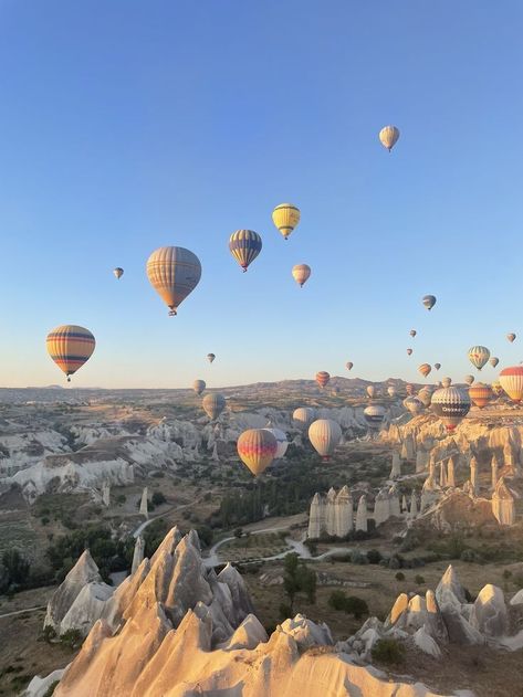 Hot Air Balloon In Cappadocia, Marrakesh Hot Air Balloon, Hot Air Balloon Date, Hot Air Balloon Aesthetic, Turkey Hot Air Balloon, Cappadocia Hot Air Balloon, Hot Air Balloon Ride, Hot Air Balloon Rides, Air Balloon Rides