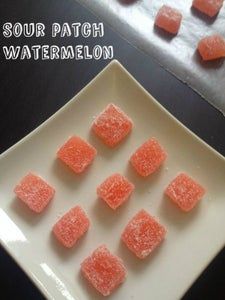 Watermelon Sour Patch, Sour Candy Recipe, Sour Patch Watermelon, Watermelon Gummies, Watermelon Recipe, Homemade Gummies, Watermelon Jelly, Easy Candy Recipes, Gummies Recipe