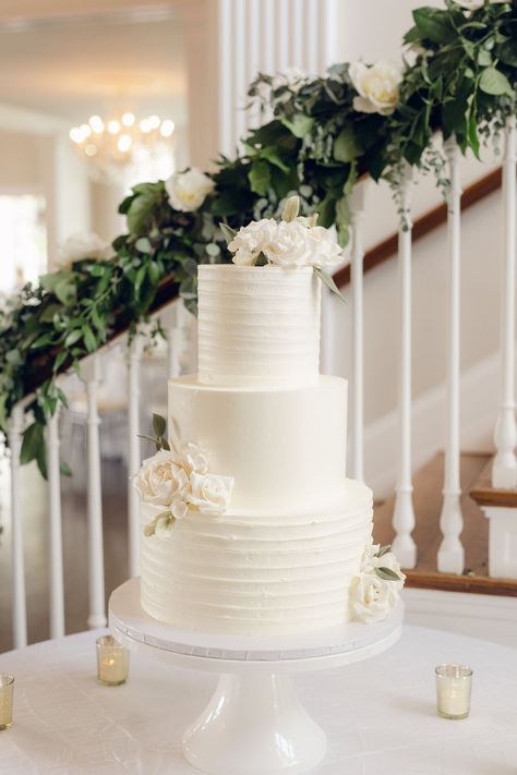 3 Teir Wedding Cake, Fairy Tale Cake, Plain Wedding Cakes, Classy Wedding Cakes, Wedding Cake Simple Elegant, Textured Wedding Cakes, 4 Tier Wedding Cake, Wedding Cake Pearls, Decorate A Cake