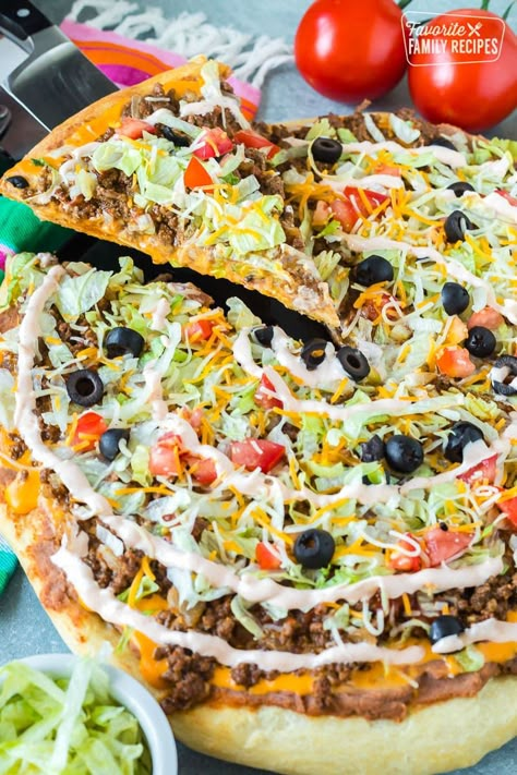 Good Pizza Recipes, Double Crust Pizza, Crazy Pizza Ideas, Meat Lovers Pizza Tacos, Cold Taco Pizza, Mealtrain Ideas, Taco Pizza With Pizza Crust, Taco Pizza Sauce, Mexican Flatbread Pizza