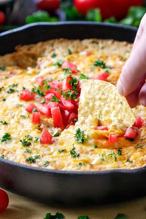 Queso Verde Corn Dip is creamy cheesy, bubbly, packed with flavor and one of the easiest, tastiest appetizers you will ever make! Mexican Corn Dip, Corn Dip Recipes, Carlsbad Cravings, Crowd Pleasing Appetizers, Corn Dip, One Skillet, Yummy Dips, Appetizer Dips, Mexican Dishes