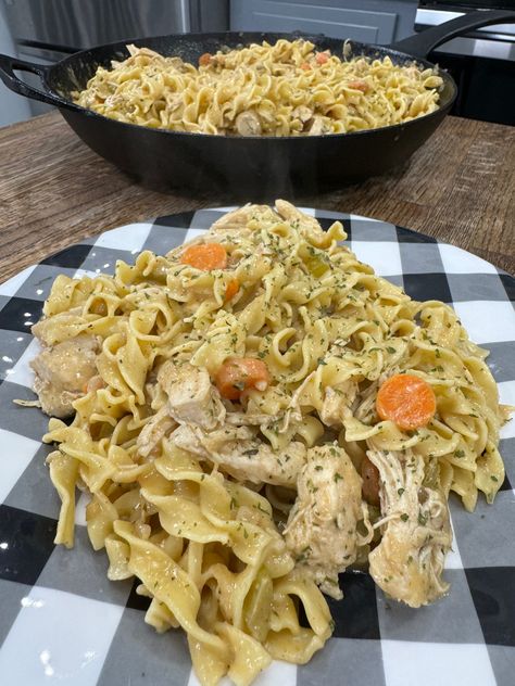 Creamy Chicken and Noodles Easy Chicken And Noodle Recipes, Easy Chicken Noodle Recipe, Creamy Chicken Noodle Pasta, Creamy Noodles And Chicken, Creamy Chicken Noodle Recipes, One Pot Noodle Meals, Stewed Chicken And Noodles, One Pan Chicken And Noodles, Chicken And Noodle Casserole Recipes