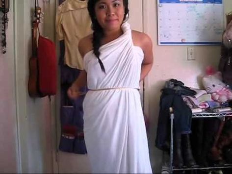 2 MINUTES GREEK GODDESS COSTUME NO SEWING *Reupload* - YouTube Homemade Greek Goddess Costume, Diy Egyptian Goddess Costume, Greek Toga Woman, Diy Toga Costume For Women, Greek Costume Diy, Greek Outfit Ideas Goddesses, Diy Goddess Costume, Diy Greek Goddess Costume, Athena Goddess Costume