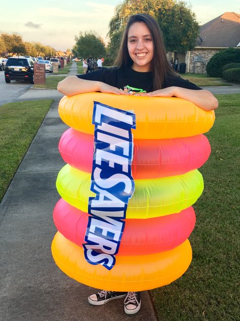 Lifesaver Halloween Costume, Crafty Costume Ideas, Christmas Party Costumes Ideas, Life Saver Costume, Easy Creative Costumes Women, Easy Food Halloween Costumes, Diy Lollipop Costume, Melissa Mccarthy Halloween Costumes, Ramen Noodle Costume Diy