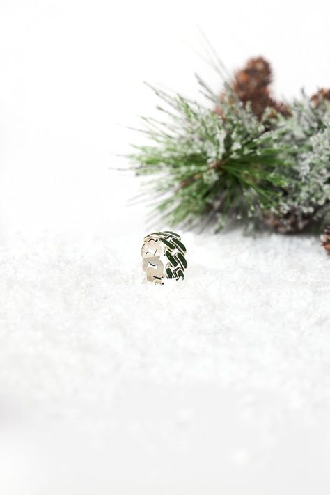 Winter Jewelry Photography, Winter Whites, Jewelry Holiday, Winter Jewelry, Christmas Photoshoot, Jewelry Photography, Christmas Mood, Holiday Jewelry, Christmas Theme