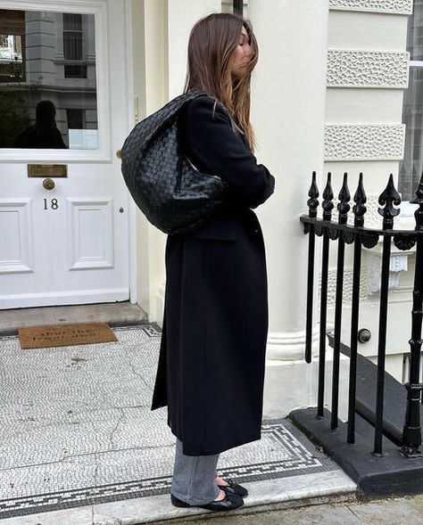 Bottega Bag Outfit, Camille Charriere Style, Bottega Bag, Camille Charriere, Bottega Veneta Jodie, Bottega Veneta Bag, London Look, Bag Outfit, Autumn Fits