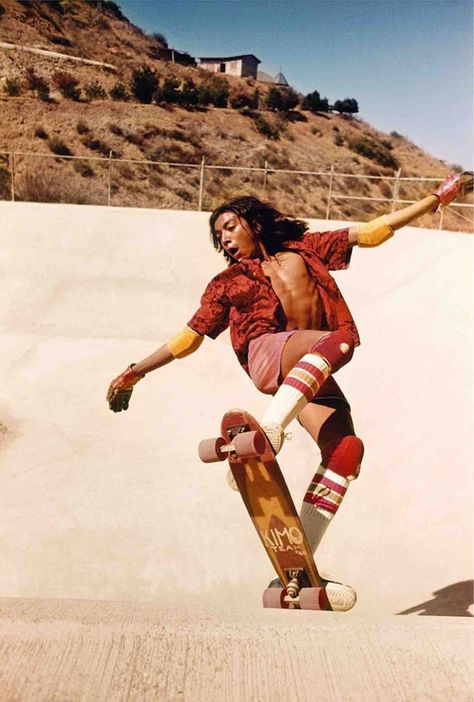 Sun-drenched images of the golden age of skateboarding in 1970s California | Creative Boom Hugh Holland, Skateboard Photos, People Reference, Fine People, Skateboard Photography, Retro Room, Longboard Skateboard, Burton Snowboards, Human Poses Reference