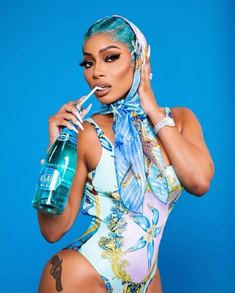 Tommie on Instagram: “The Drink of the summa..... Drink responsibly #bluebelaire @officialbelaire” Tommie Lee, Drink Responsibly, Discord Pfps, Birthday Ideas, High Fashion, Log In, Log, One Piece, Drinks