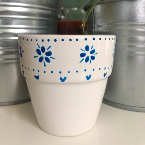 Painted Pots Simple, Pottery Painting Inspo Plant Pot, Mamma Mia Pottery Painting, Mini Pot Painting Ideas, Greek Pottery Designs, Pot Painting Ideas Easy, Macetas Aesthetic, Plant Pot Painting Ideas, Reference Things