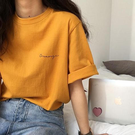 d961e9f236177d65d21100592edb0769desc42094427ri Oversize Tshirt Outfits, Loose Tshirt, Loose Shirts, Tshirt Outfits, Casual Style Outfits, Korean Outfits, Preppy Outfits, Y2k Fashion, Aesthetic Clothes