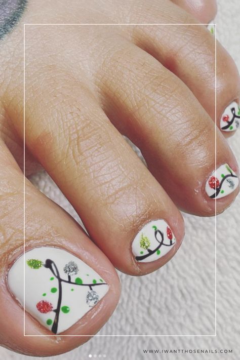 Christmas Toe Nails Christmas Pedicures Toes, Holiday Nails And Toes, Christmas Toe Nails Winter, Christmas Toenails Pedicures, Christmas Pedicure Designs, Christmas Toe Nail Designs, Winter Toes, Christmas Toe Nails, Christmas Pedicure