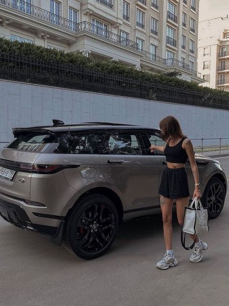 Range Rover White, Dream Cars Range Rovers, Tattoo Car, Quotes Car, Range Rover Black, Luxury Cars Range Rover, Car Photoshoot, Wallpaper Luxury, Dream Cars Bmw