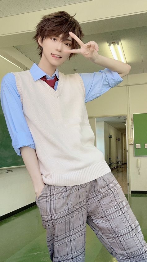 Oikawa Cosplay, Haikyuu Cosplay, Anime Cosplay Ideas, Oikawa Tooru, Hottest Anime Characters, Japanese People, Human Poses Reference, Human Poses, Coldplay