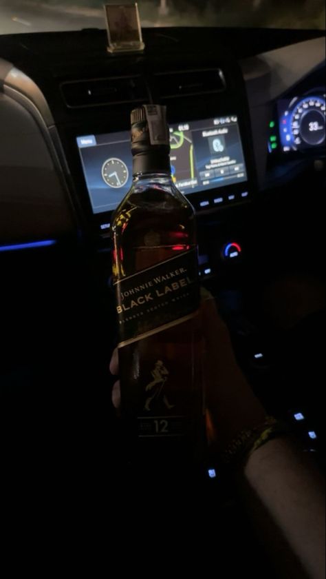 Red Label Whiskey Snapchat, Alchole Bottle Snap, Liquor Bottles Aesthetic, Black Label Snap, Whisky Snap, Daru Bottle Drinks, Whiskey Snap, Black Label Whiskey, Alcohol Bottle Decorations