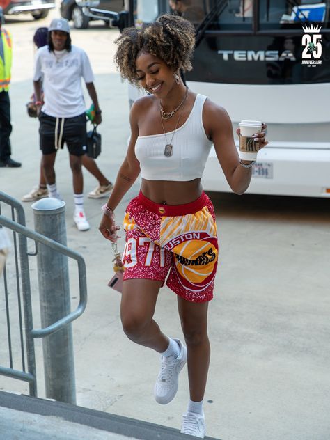 Didi Richards, Basketball Shorts Women Outfit, Basketball Shorts Outfit, Rolling Loud Outfits, Athletic Shorts Outfit, New York Outfits, Shorts Outfits Women, Basketball Clothes, High Waist Fashion