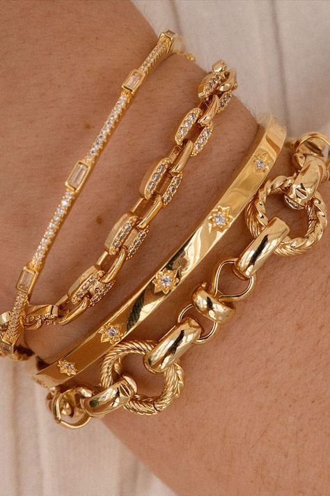 Designer Bracelet Stack Gold, Feminine Jewelry Aesthetic, Gold Fancy Jewellery, Bracelet Jewelry Design, Gold Jewelry Aesthetic Bracelets, Formal Gold Jewelry, Everyday Bracelet Stack, Gold Bracelet Stack Classy, Gold Bracelet Stacks