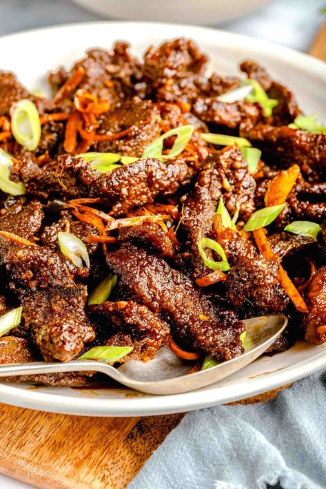 Chinese Crispy Beef Recipes, Crispy Fried Beef Chinese, Crispy Asian Beef, Crispy Beef And Broccoli, Crispy Beef Recipe, Stirfry Beef, String Bean Recipes, Spicy Steak, Crispy Beef