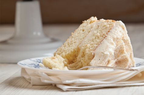 Much like pound cake, the 1-2-3-4 cake gets its name from the proportions of its base ingredients: one cup of butter, two cups of sugar, three cups of flour, four eggs. It’s so straightforward, you may not even have to write it down—making it easy to impress friends and family with, oh, just a little something you whipped up. 1234 Cake Recipe, 1234 Cake, 4 Cake, Almond Pound Cakes, Drizzle Cake, Egg Cake, Lemon Pound Cake, Cake Baking, Cake Frosting