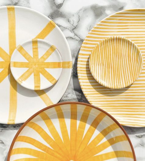 Scandinavian Dinnerware, Yellow Plates, Geometric Pattern Art, Yellow Ceramics, Pottery Crafts, Pottery Classes, Pottery Plates, Plate Design, Ceramic Table