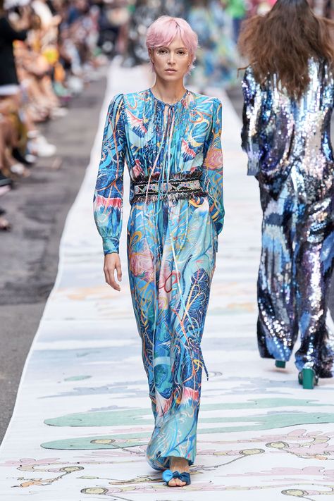 Cynthia Rowley Spring 2020 Ready-to-Wear Fashion Show - Vogue Azzedine Alaia, Feminine Fashion, 2020 Fashion Trends, 2020 Fashion, Effortless Chic, Fashion Show Collection, Cynthia Rowley, Fashion 2020, Vogue Paris