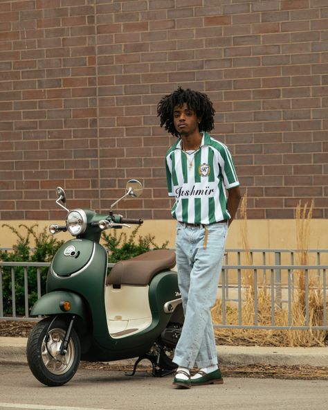 Rugby Jersey Outfit Mens, Jersey Outfit Men Soccer, Football Jersey Outfit Men Fashion, Styling Soccer Jersey, Retro Jersey Outfit Men, Futbol Jersey Outfit, Rugby Jersey Outfit, Retro Soccer Jersey Outfit, Hector Bellerin Outfit