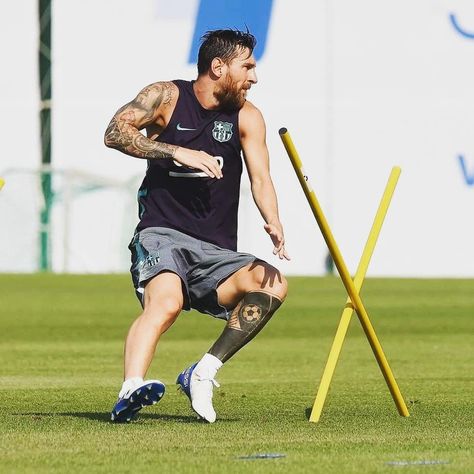 Messi Training, Manchester United Chelsea, Lionel Messi Family, God Of Football, Milan Ac, Lio Messi, Troll Football, Arsenal Liverpool, Basket Nba