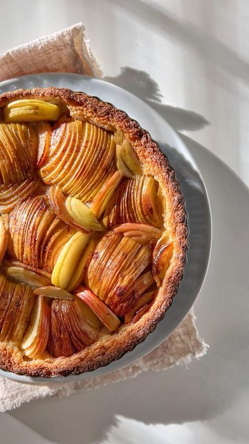 Anki on Instagram: "🍎Apple Tart🍏 Went apple picking last weekend and now I have a bunch of apples sitting around🍏🍎🍎🍏🍎this apple tart takes 5 apples to make so I guess it’s a good start😂 Happy weekend!!!" Apple Tart Aesthetic, Apple Pie Photography, Apple Tart, Apple Picking, Homemade Desserts, Happy Weekend, Aesthetic Food, Apple Pie, Apples