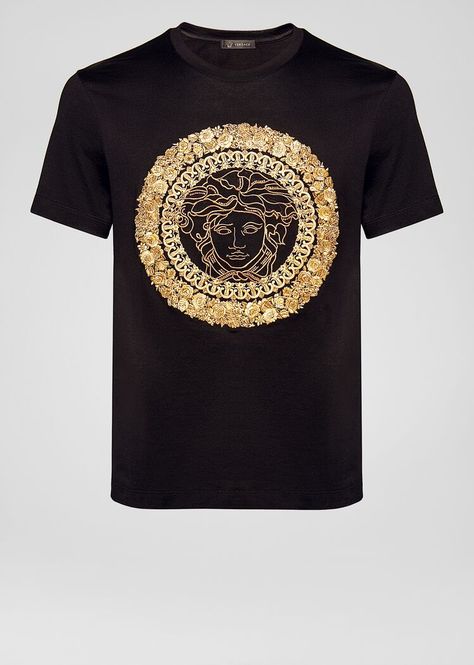 Versace Embroidered Medusa T-Shirt for Men | Online Store EU. Embroidered Medusa T-Shirt from Versace Men's Collection. Soft cotton jersey t-shirt in a slim fit with a crew neck and short sleeves. Enriched with an embroidered Medusa motif surrounded by gold-tone floral embroidery. Versace Suits For Men, Versace Suits, Luxury Clothes Men, Jordan Shoes Retro, Versace Logo, Black T Shirts, Mens Winter Fashion, Versace Men, Luxury Clothing