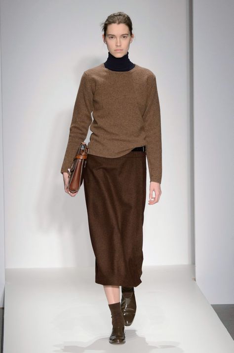 Haute Couture, Brown Skirt, Margaret Howell, 가을 패션, Fashion Tips For Women, Looks Style, Mode Style, Mode Outfits, Minimal Fashion