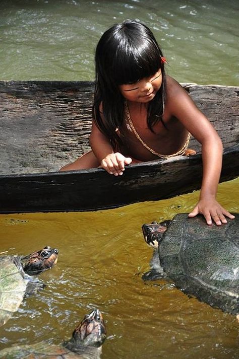 Rainforest People, Amazon Rainforest, A Turtle, Palawan, People Of The World, World Cultures, 인물 사진, Sioux, Small World