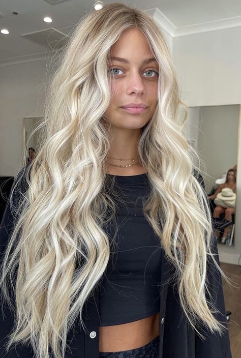 Platinum Blonde With Extensions, Beach Blonde Highlights On Blonde Hair, Hair Extensions 22 Inch, Curled Blonde Hair Long, Beachy Platinum Blonde Hair, Curled Long Blonde Hair, Long Blonde Hair 2023, Extreme Blonde Hair, Bright Beachy Blonde