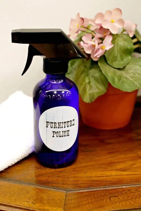 close up shot of a bottle of furniture polish Homemade Furniture Polish, Diy Furniture Polish, Polish Recipe, Homemade Furniture, Furniture Polish, Diy Furniture Bedroom, Polish Recipes, Diy Desk, Diy Furniture Projects