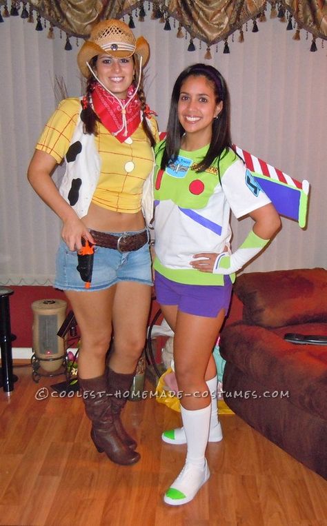 Female+Buzz+Lightyear+and+Woody+Couple+Costume Disfraz Buzz Lightyear, Buzz Costume, Homemade Couples Costumes, Buzz Lightyear And Woody, Lightyear Costume, Bonnie Und Clyde, Buzz Lightyear Costume, Woody Costume, Clever Halloween