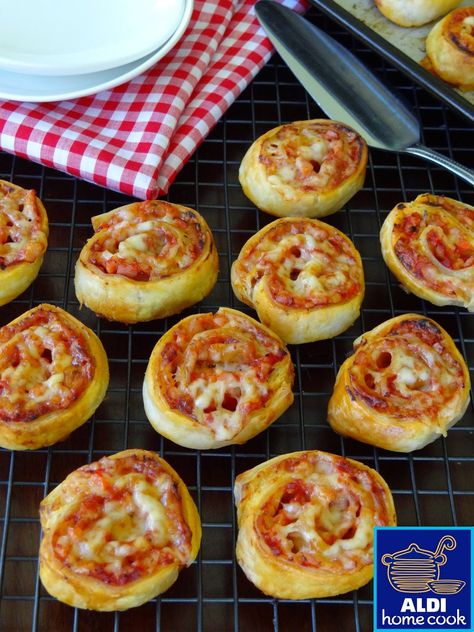 Pizza scrolls Afternoon Tea Party Food, Pizza Scrolls, Ladybug Christmas, Morning Teas, Picknick Snacks, Easter Buffet, Afternoon Tea At Home, Christmas Afternoon Tea, Savoury Treats