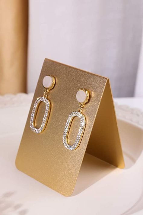 Amazon.com: GemeShou 3pcs Gold Metal Earring Display Slide Stand Single Dangle Earring Holder for Online Sales Retail Show Photography Props【Gold Metal Earring Board-V Big 3pcs 】 : Clothing, Shoes & Jewelry Retail Earring Display, Stud Earring Organizer, Retail Jewelry Display, Jewelry Shop Display, Show Photography, Jewelry Organizer Stand, Jewellery Photography Inspiration, Jewelry Product Shots, Jewelry Store Design